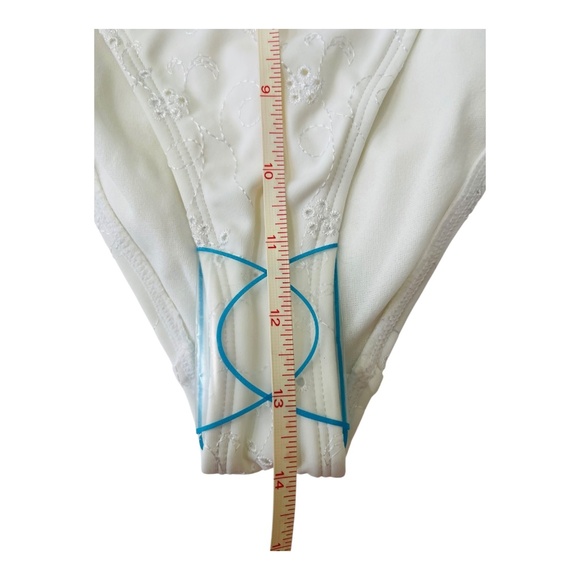 ASOS High Waist White Ruffle Embroideries Bikini Bottom Size UK 10 EU 38 US 6 - Picture 7 of 9